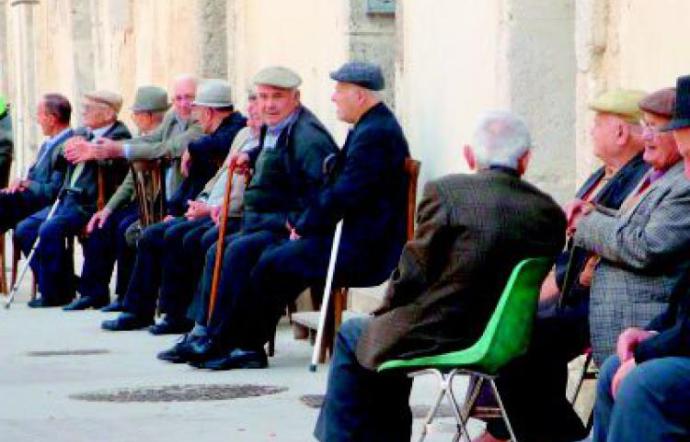 Le aree interne "ospizio" di Sicilia: nel 2030 uno su quattro sarà over 65